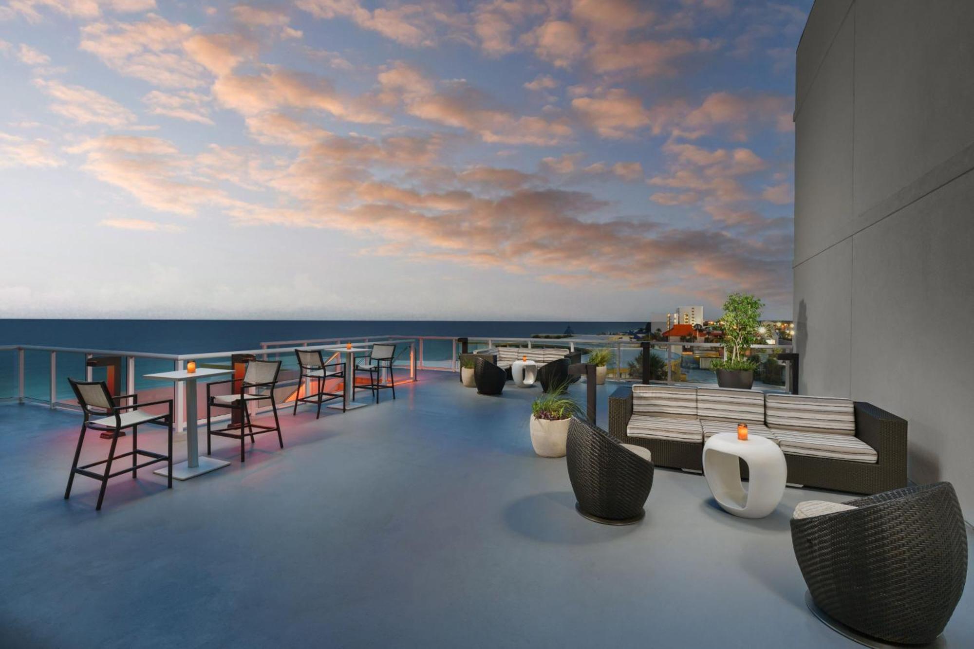 Springhill Suites By Marriott Panama City Beach Beachfront Exterior foto